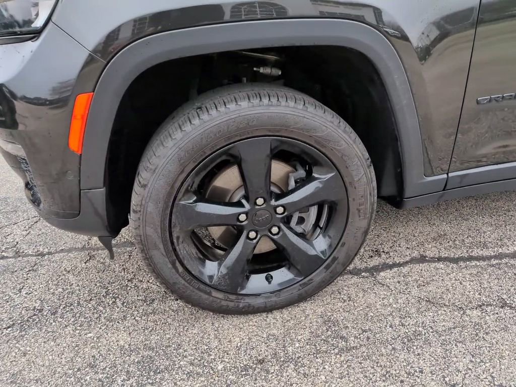 Certified 2025 Jeep Grand Cherokee L Limited w/ Luxury Tech Group II AWD/4WD image 15