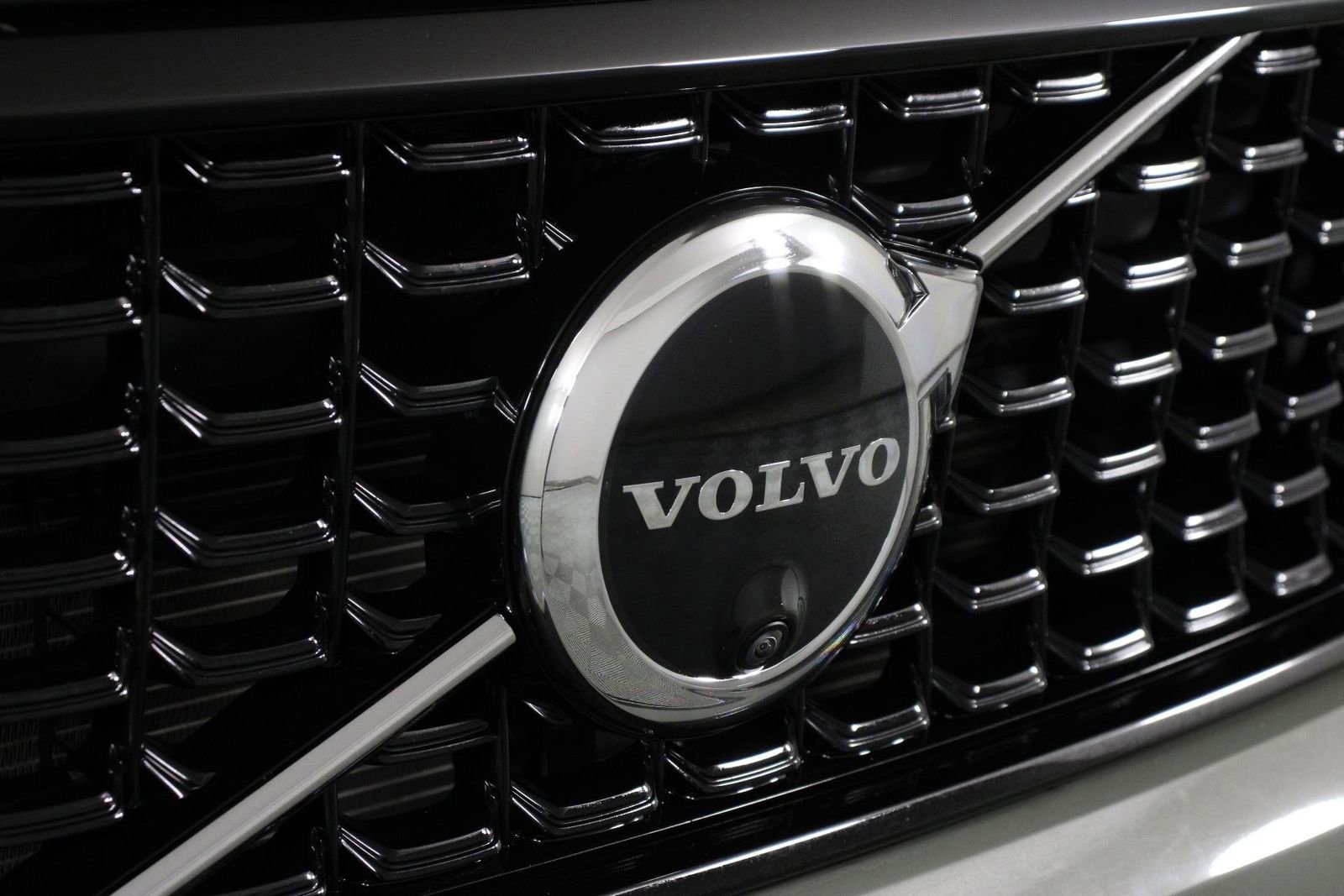 Certified 2023 Volvo XC40 B5 Ultimate w/ Protection Package Premier AWD/4WD image 27
