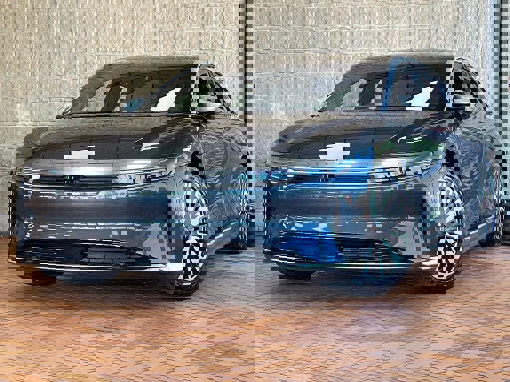 Used 2023 Lucid Air Grand Touring image 2