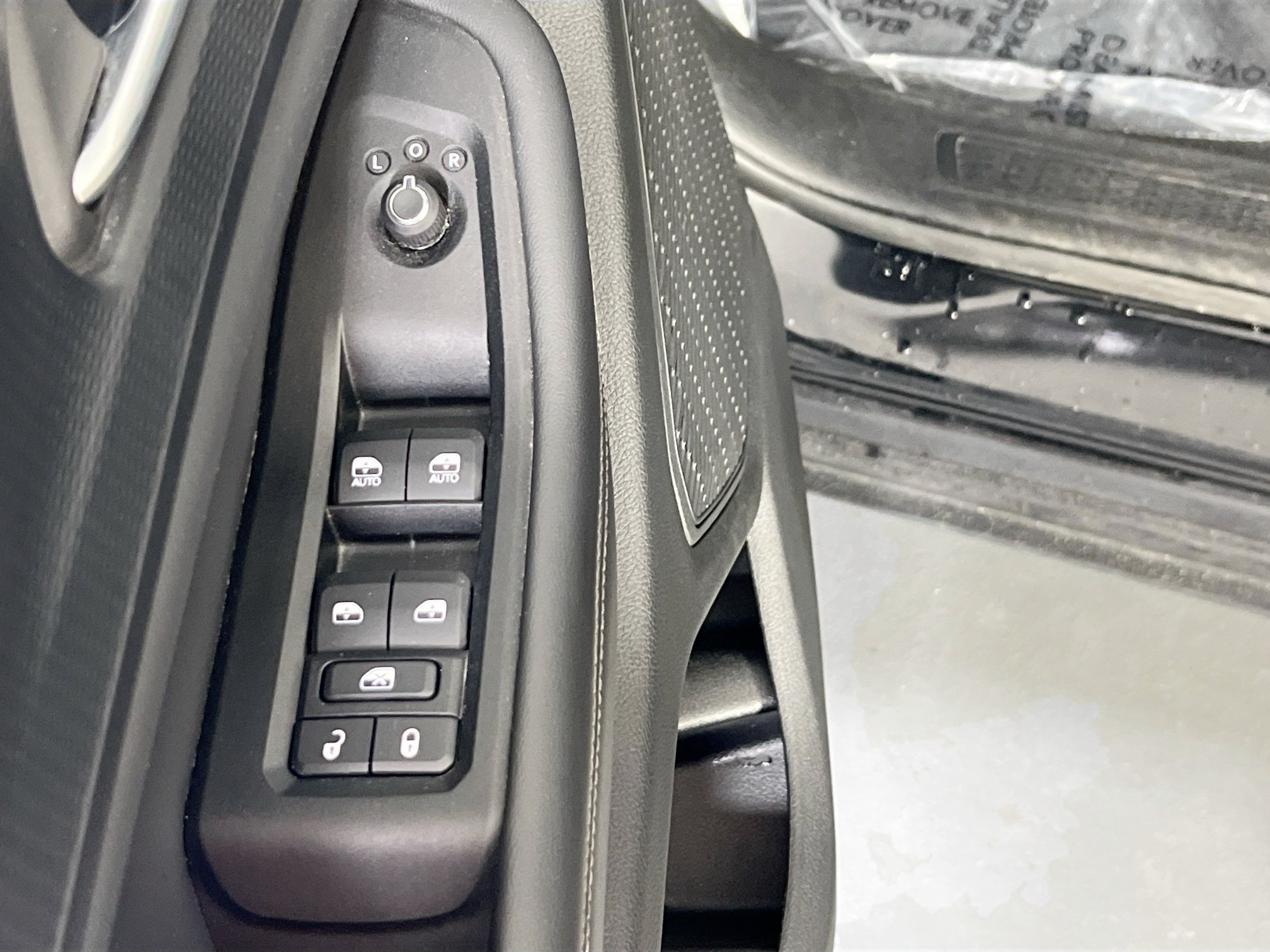Used 2023 Jeep Grand Cherokee Altitude AWD/4WD image 17