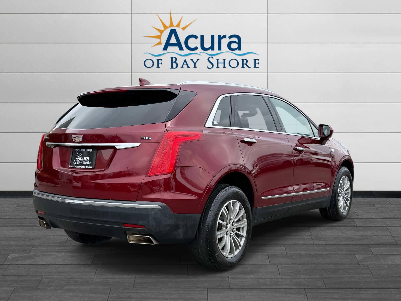 Used 2017 Cadillac XT5 Luxury w/ LPO, Wheel Lock Package image 6