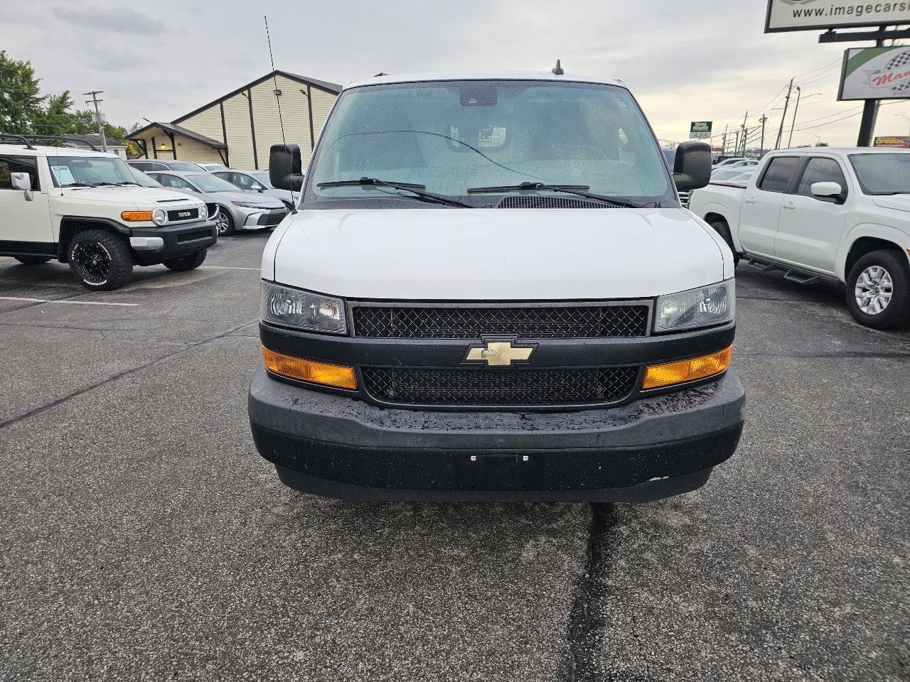 Used 2019 Chevrolet Express 2500 RWD image 3