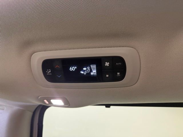 Used 2021 Chrysler Pacifica Limited image 17