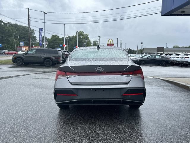 Certified 2024 Hyundai Elantra SEL FWD image 4