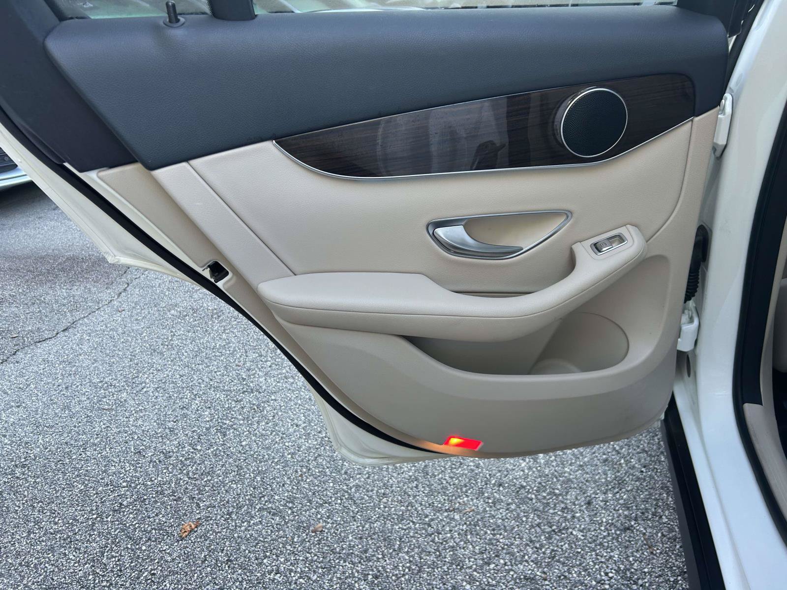 Used 2019 Mercedes-Benz GLC 300 image 38