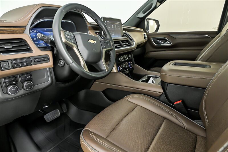 Used 2023 Chevrolet Tahoe High Country AWD/4WD image 15