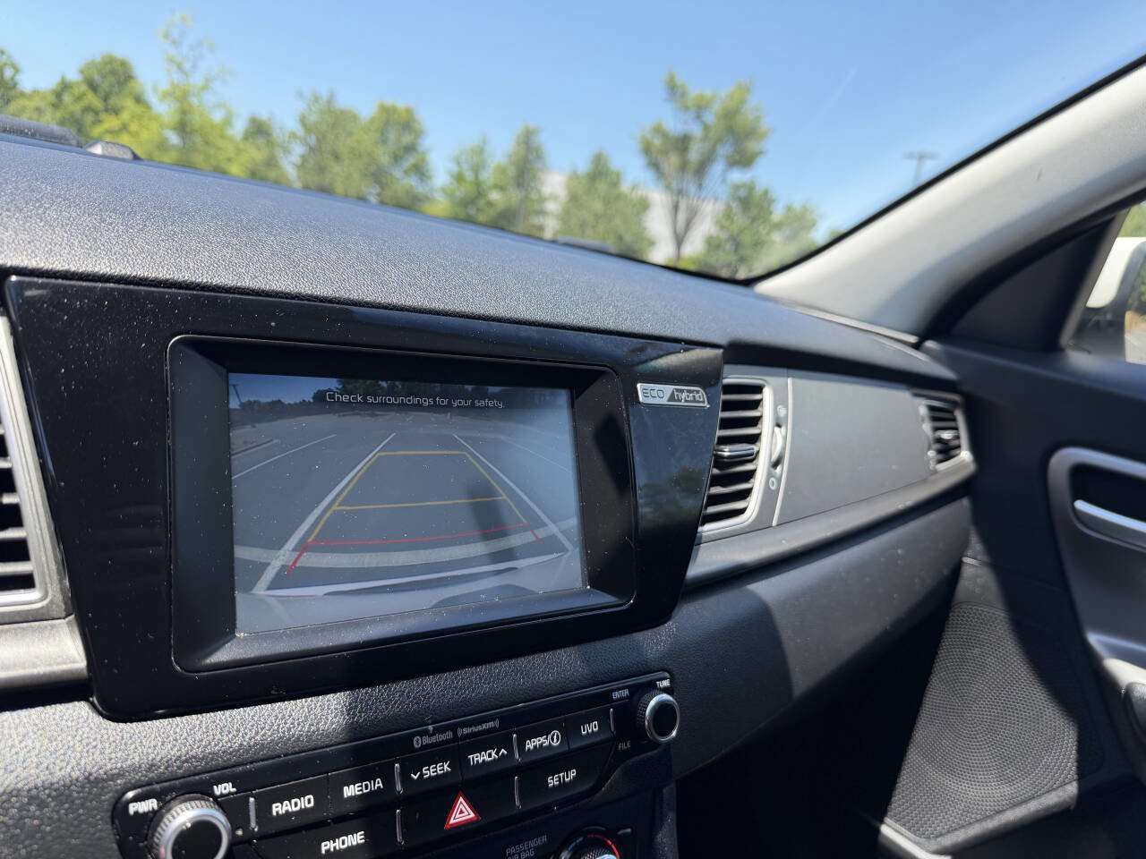 Used 2018 Kia Niro LX FWD image 23