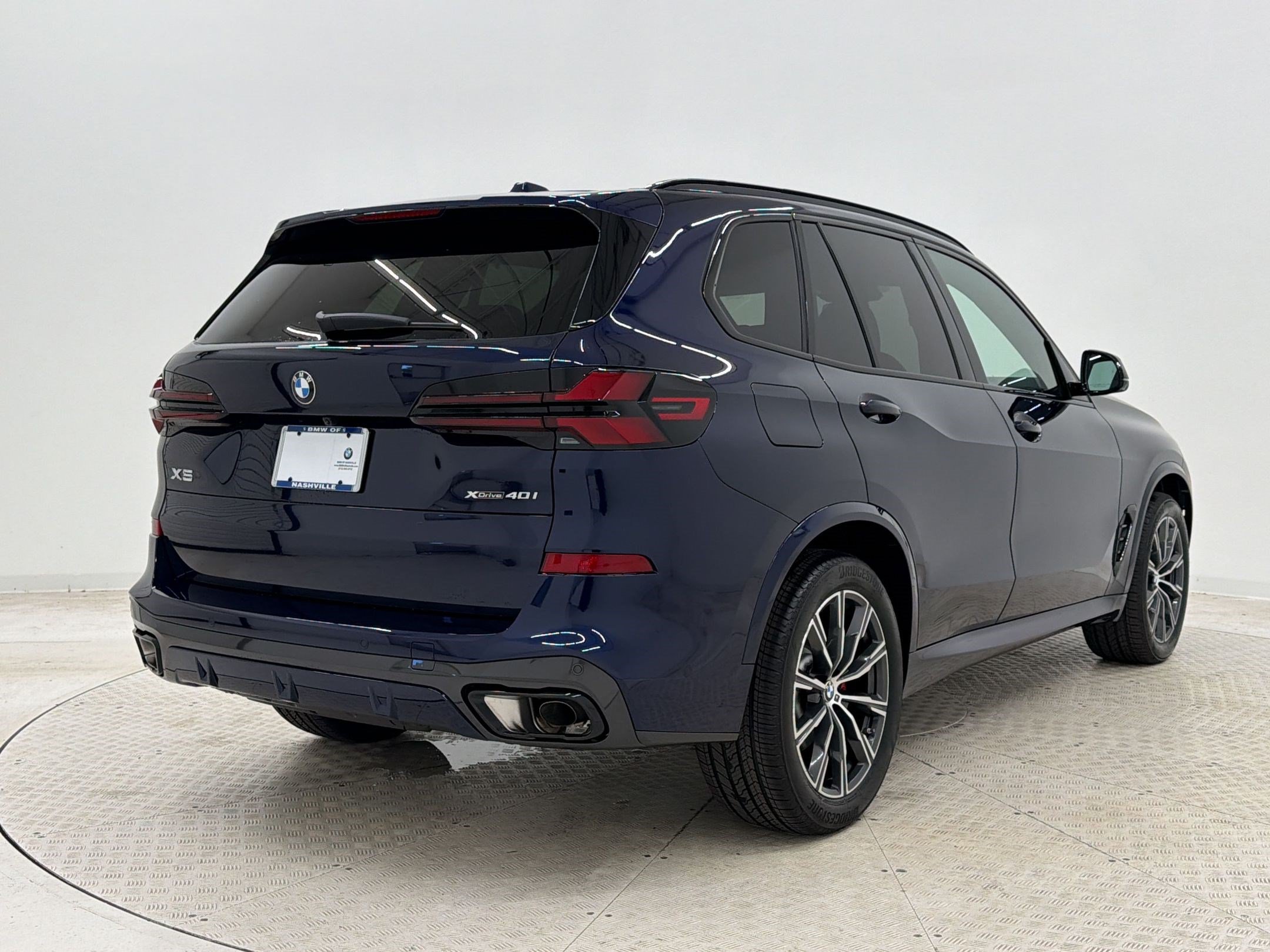 New 2026 BMW X5 xDrive40i w/ M Sport Package AWD/4WD image 9