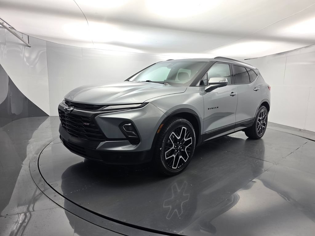 Used 2025 Chevrolet Blazer RS w/ Driver Confidence II Package FWD image 8