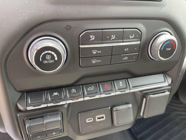 Used 2023 Chevrolet Silverado 1500 Custom AWD/4WD image 18
