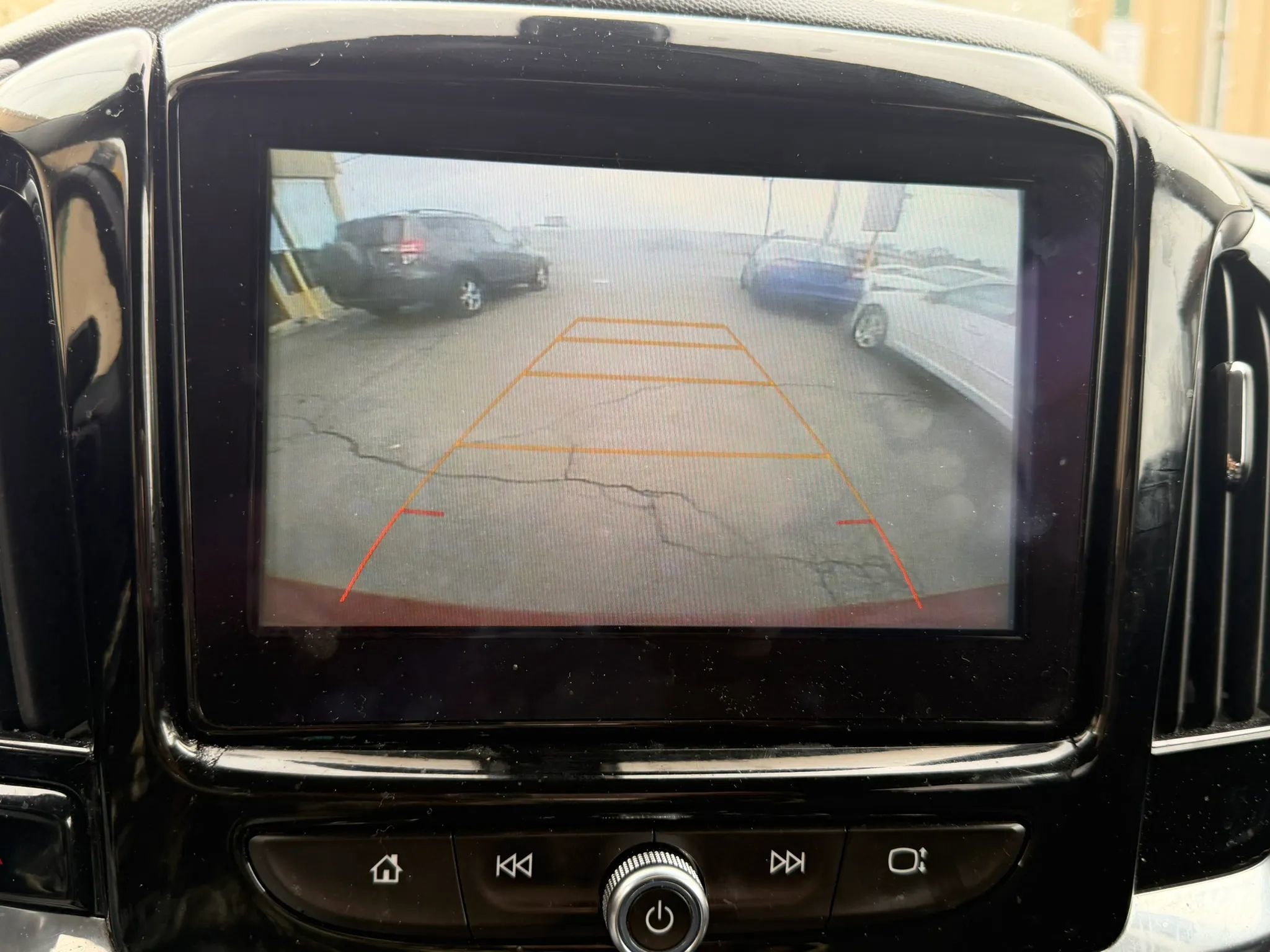 Used 2018 Chevrolet Traverse LT image 36