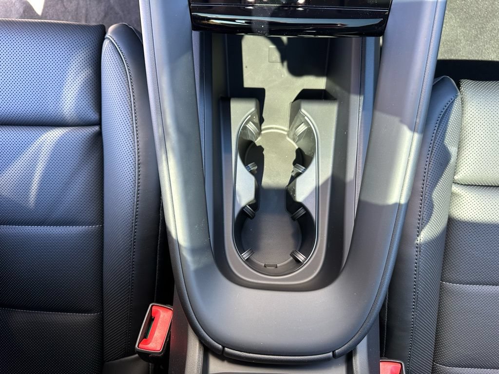 Used 2026 Porsche Macan Electric RWD image 28