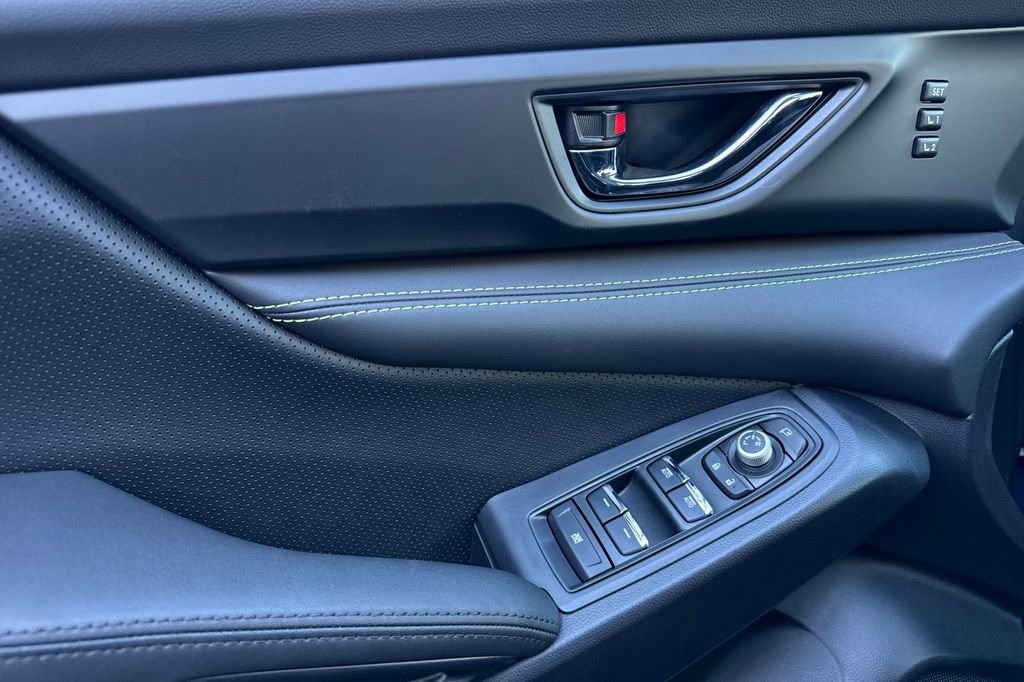 Used 2025 Subaru Ascent Bronze Edition w/ Onyx Package image 11