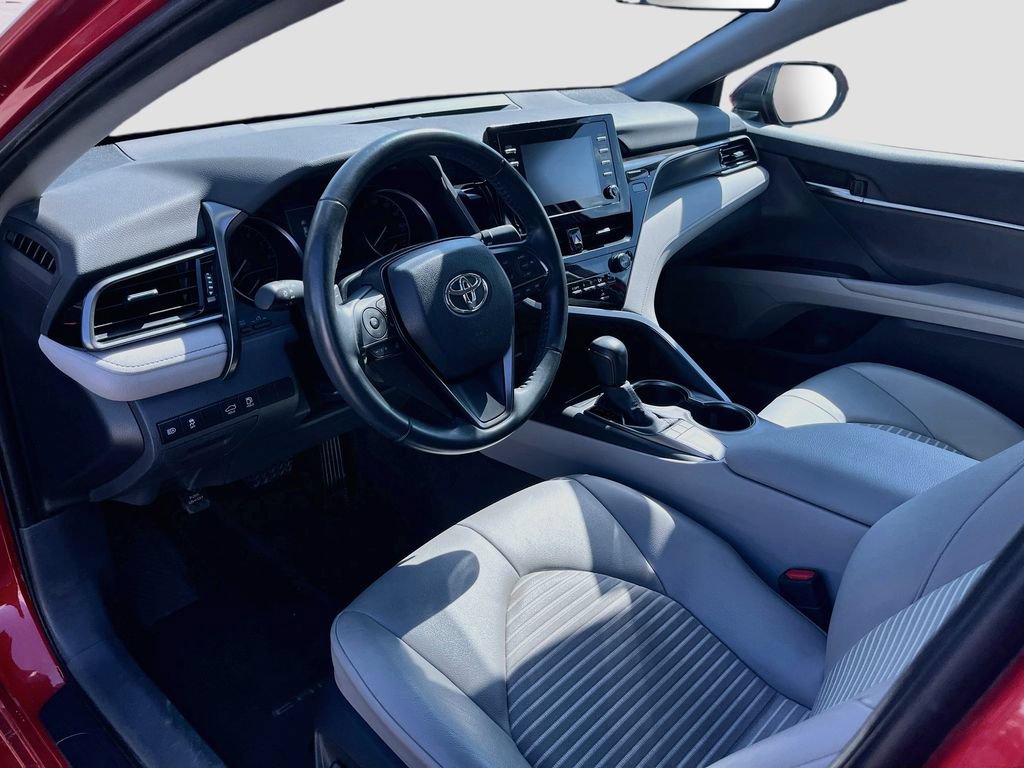 Used 2022 Toyota Camry SE FWD image 9