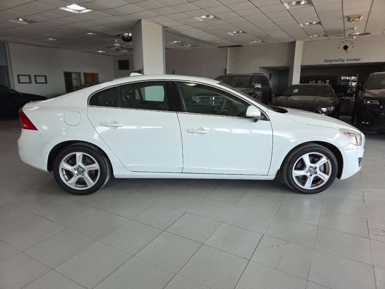 Used 2012 Volvo S60 T5 w/ Climate Pkg FWD image 8