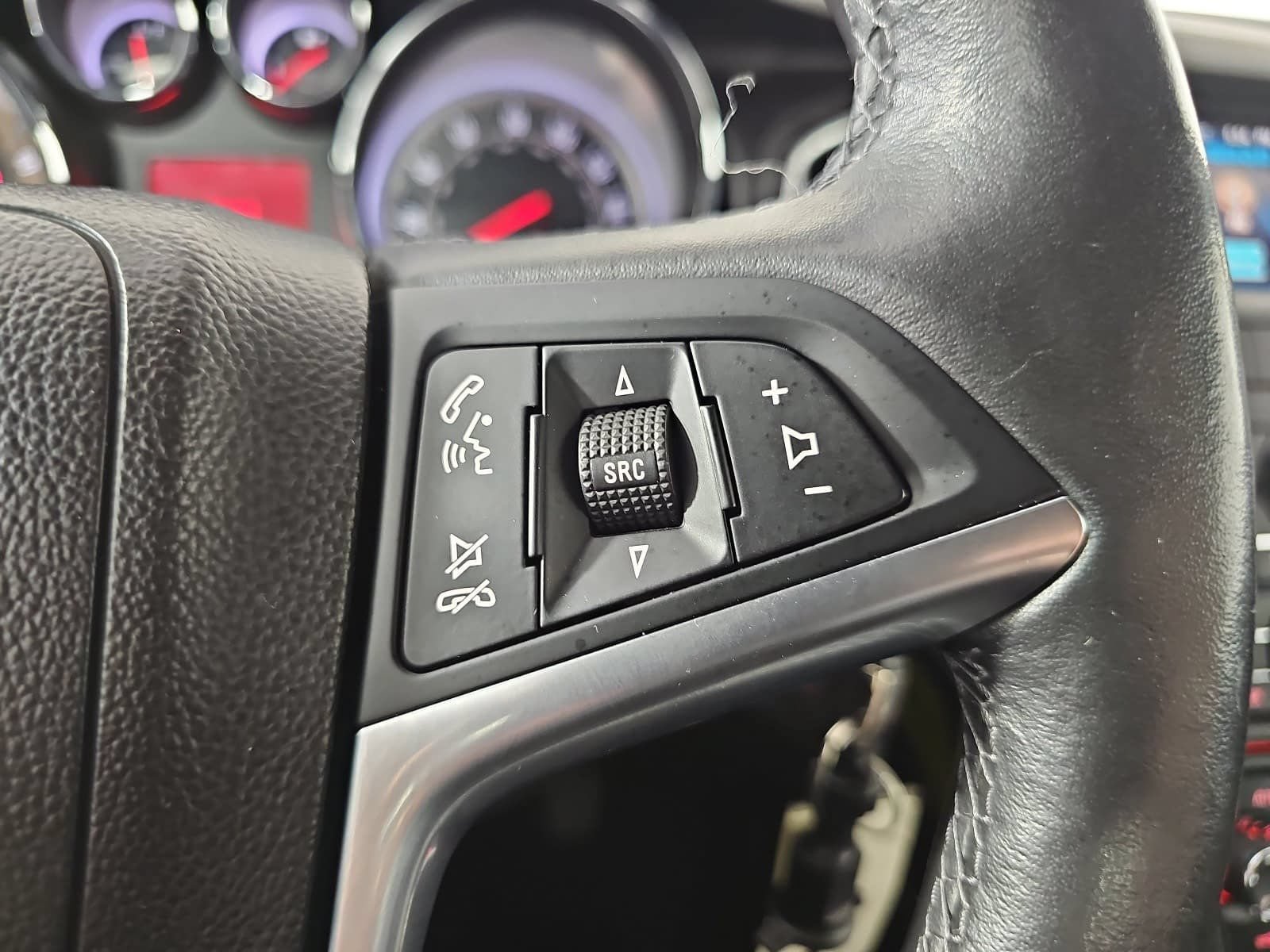 Used 2019 Buick Cascada Premium FWD image 17