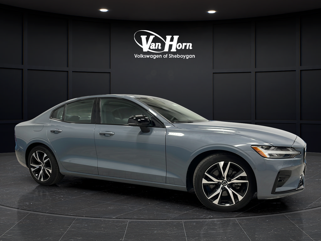 Used 2024 Volvo S60 B5 Plus AWD/4WD video 1