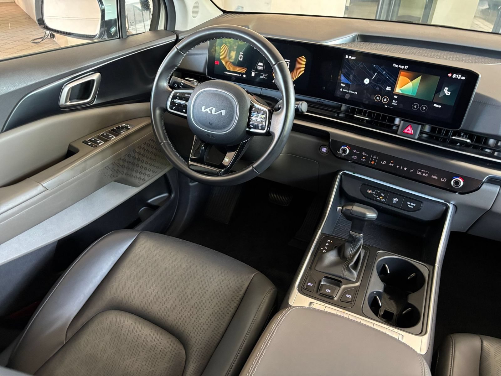 Used 2026 Kia Carnival FWD image 32