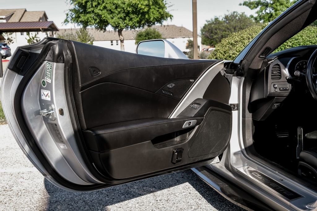 Used 2014 Chevrolet Corvette Stingray Convertible w/ 2LT Preferred Equipment Group image 33