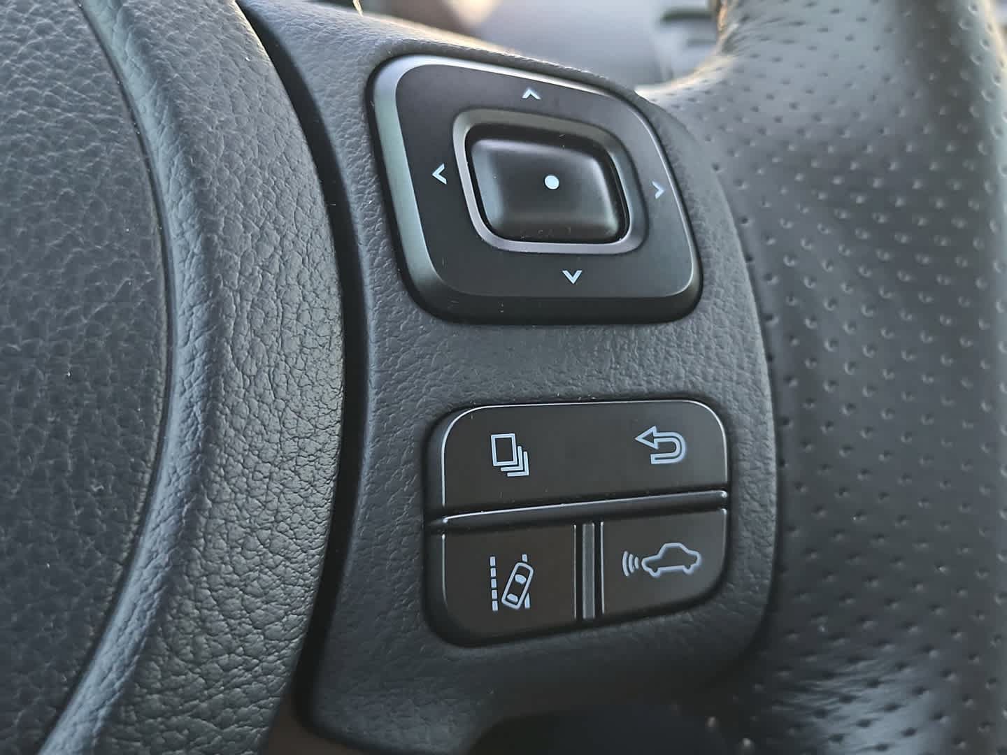 Used 2023 Lexus IS 500 RWD image 28