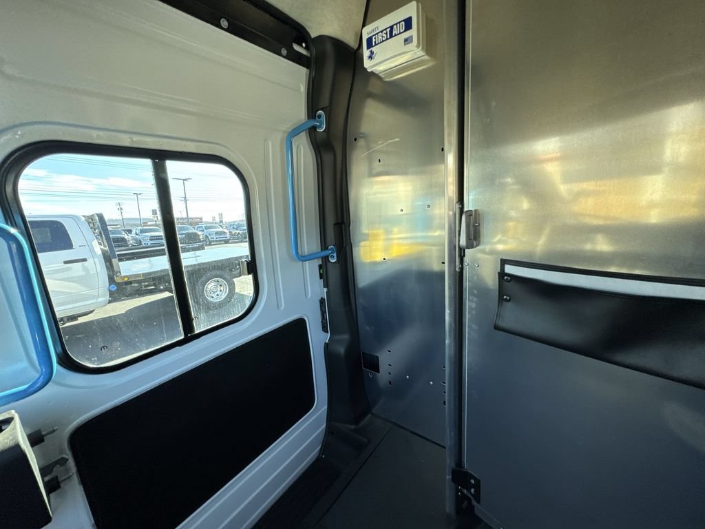 New 2024 RAM ProMaster 3500 w/ Delivery Van Package FWD image 12