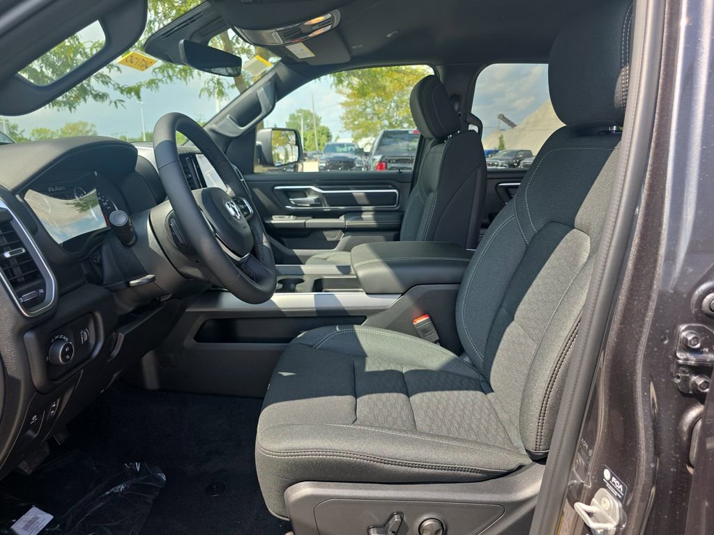 New 2026 RAM 1500 4x4 Crew Cab image 8