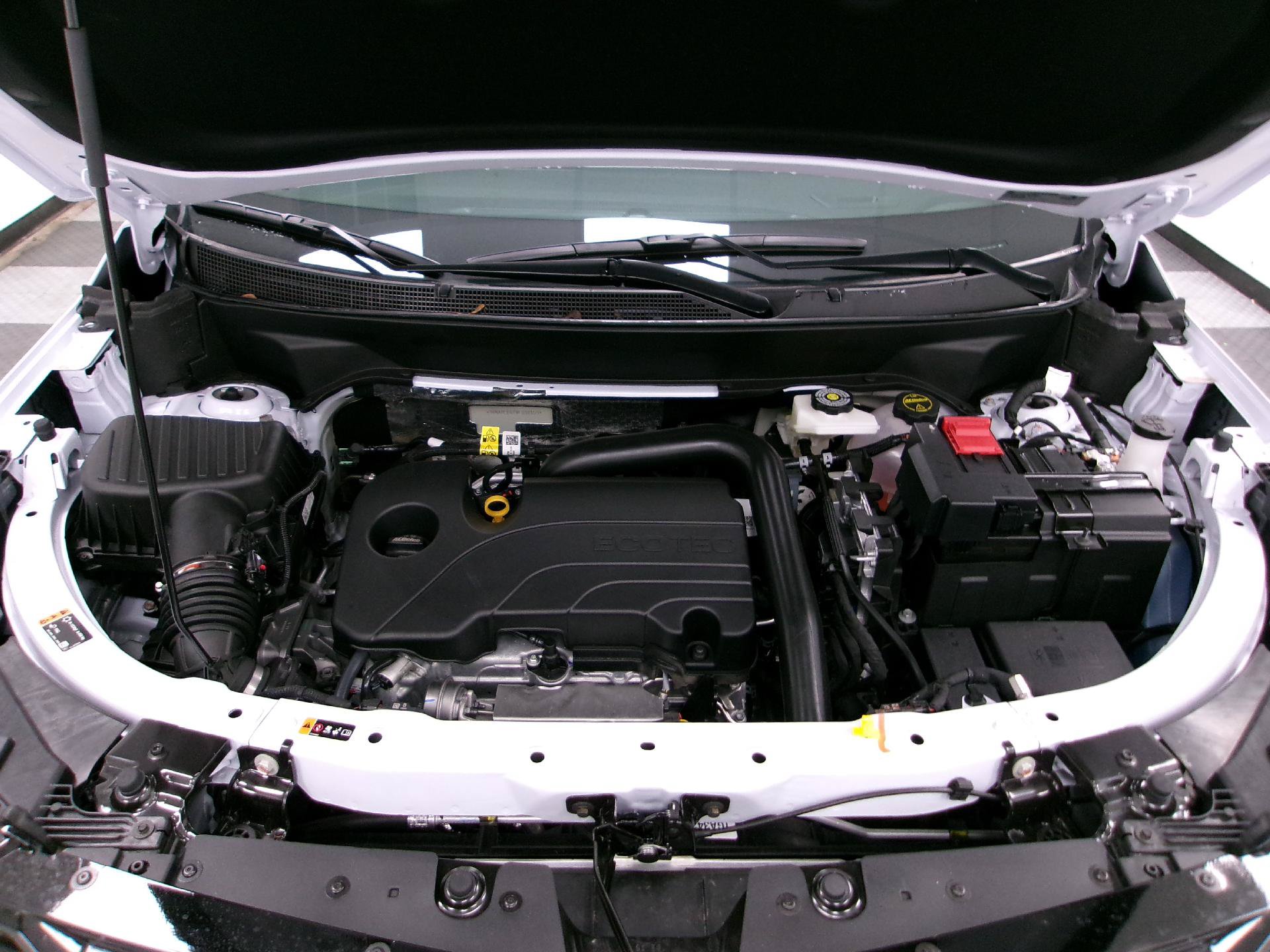 New 2027 Chevrolet Equinox RS w/ Safety and Technology Package FWD image 18
