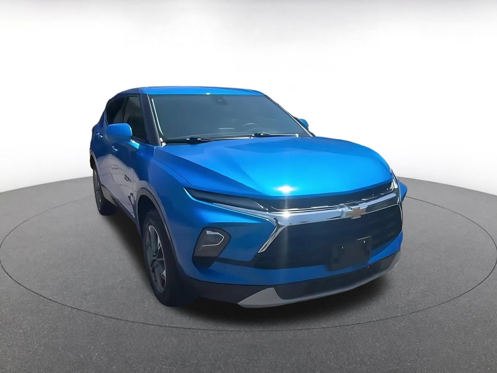 Used 2025 Chevrolet Blazer LT FWD image 3