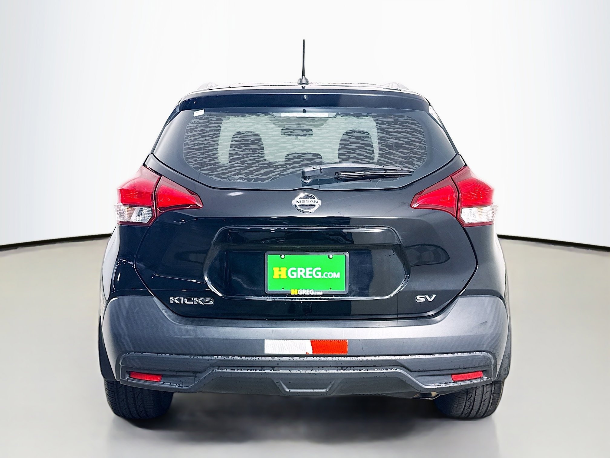 Used 2018 Nissan Kicks SV FWD image 8
