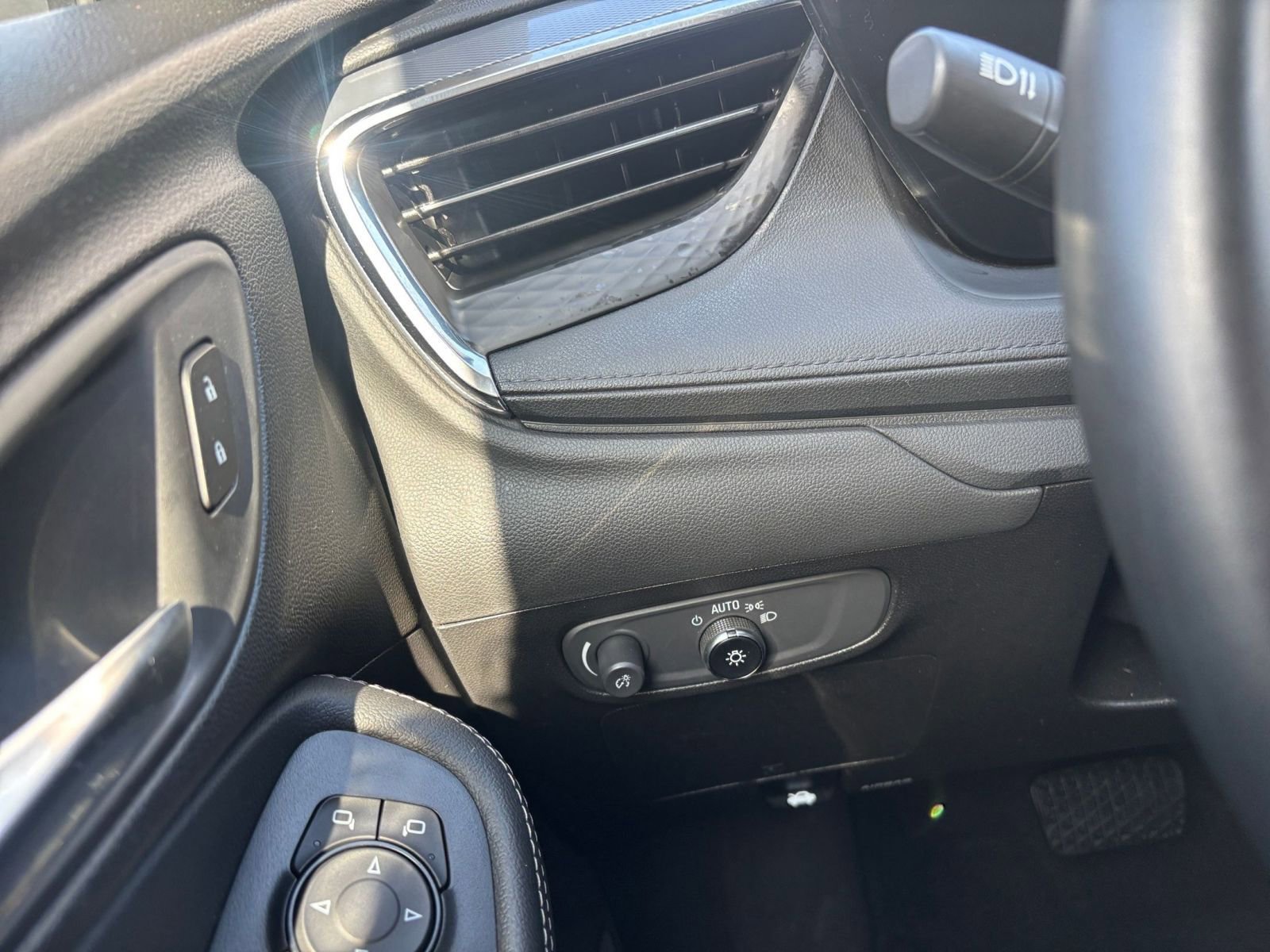 Used 2025 Buick Encore GX Preferred FWD image 33