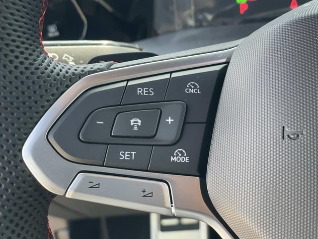 New 2026 Volkswagen GTI SE FWD image 8