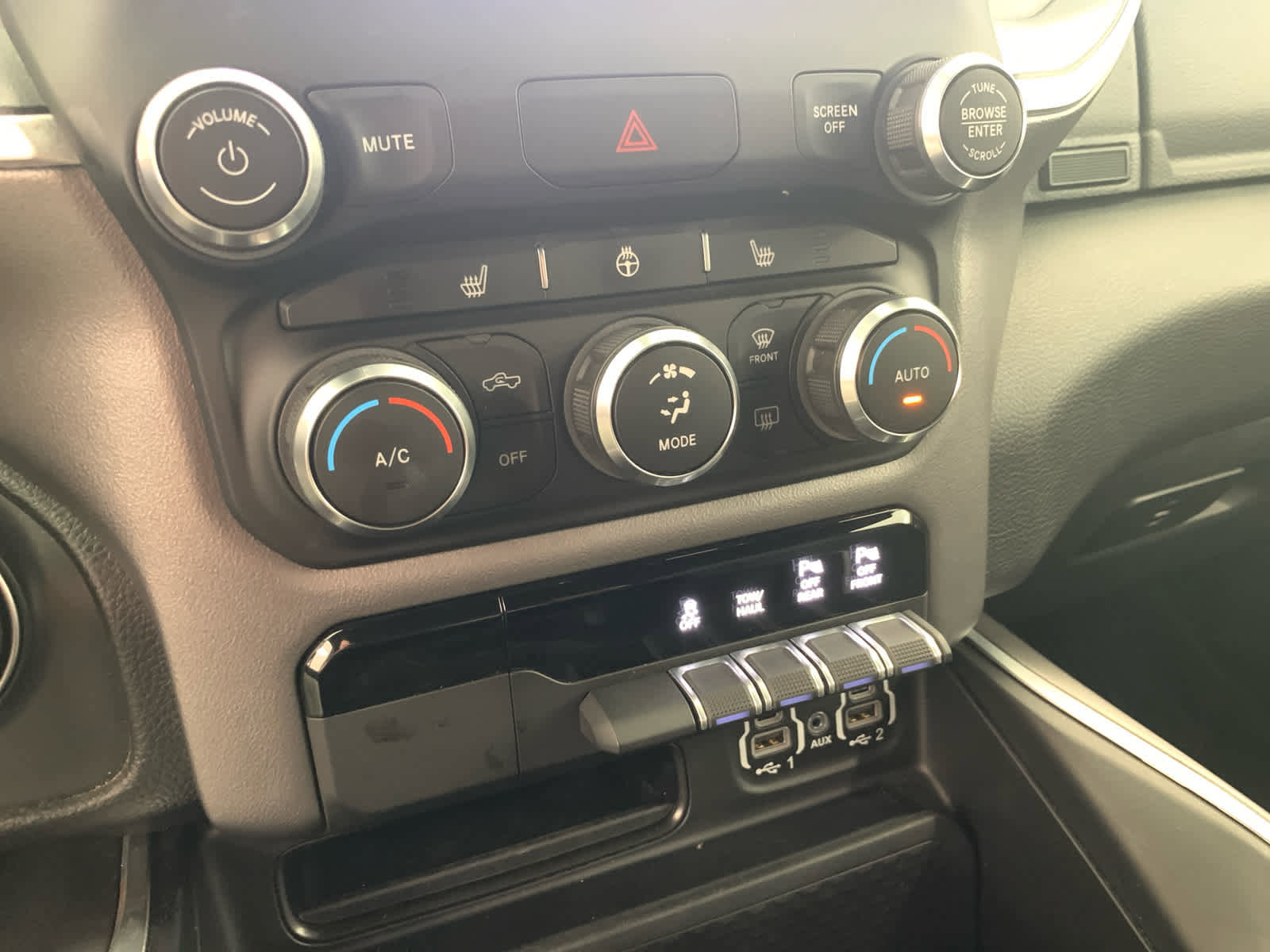 Used 2023 RAM 1500 Big Horn AWD/4WD image 36