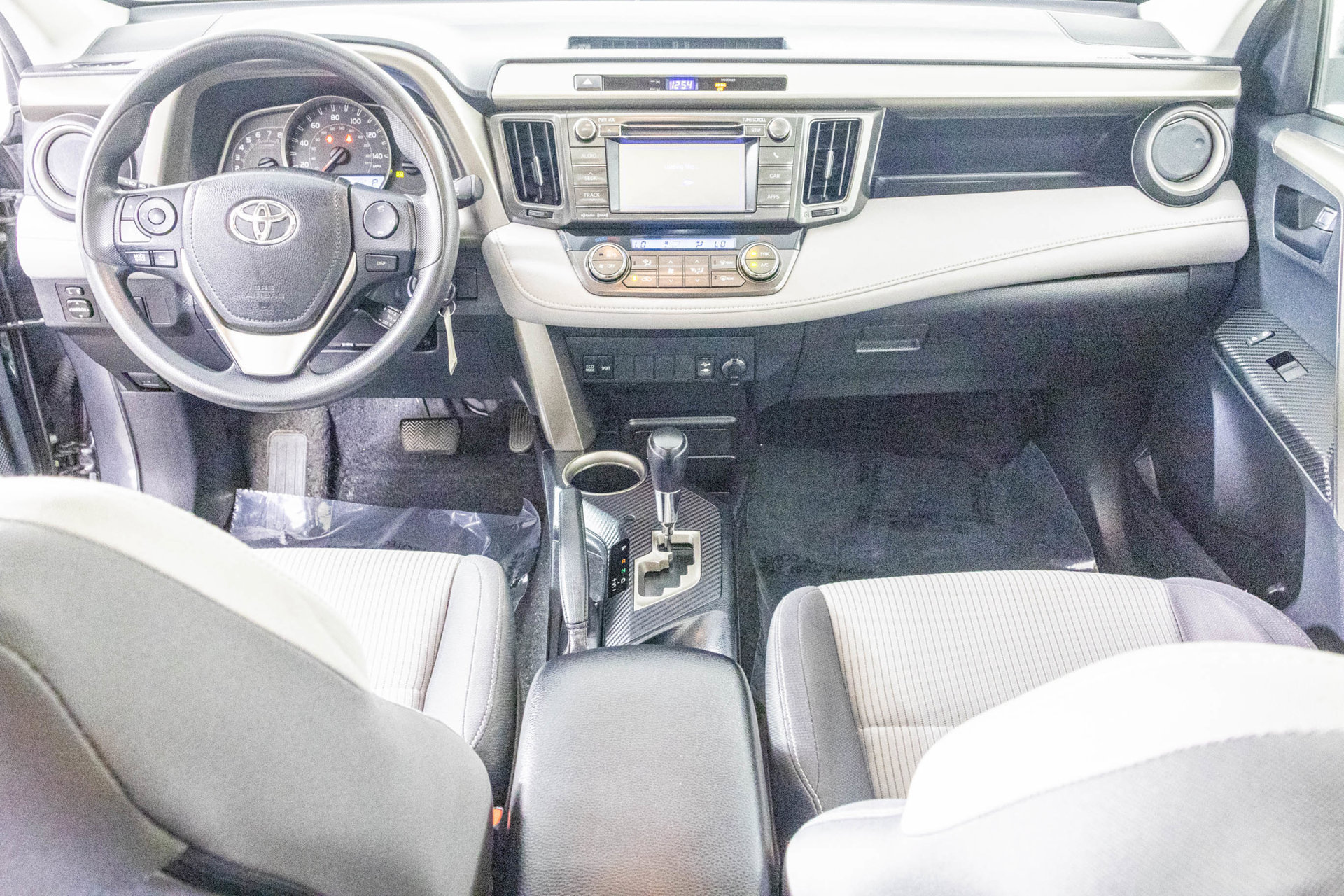 Used 2013 Toyota RAV4 XLE FWD image 25