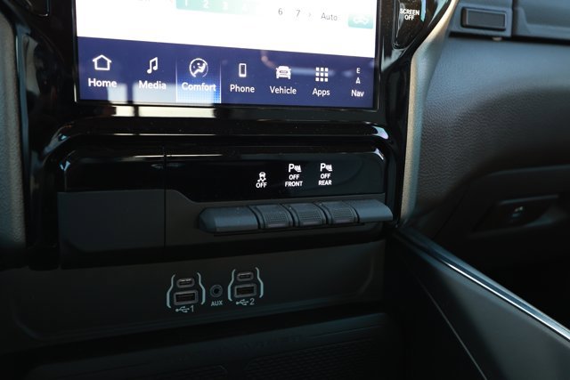 Used 2025 RAM 1500 Laramie AWD/4WD image 19
