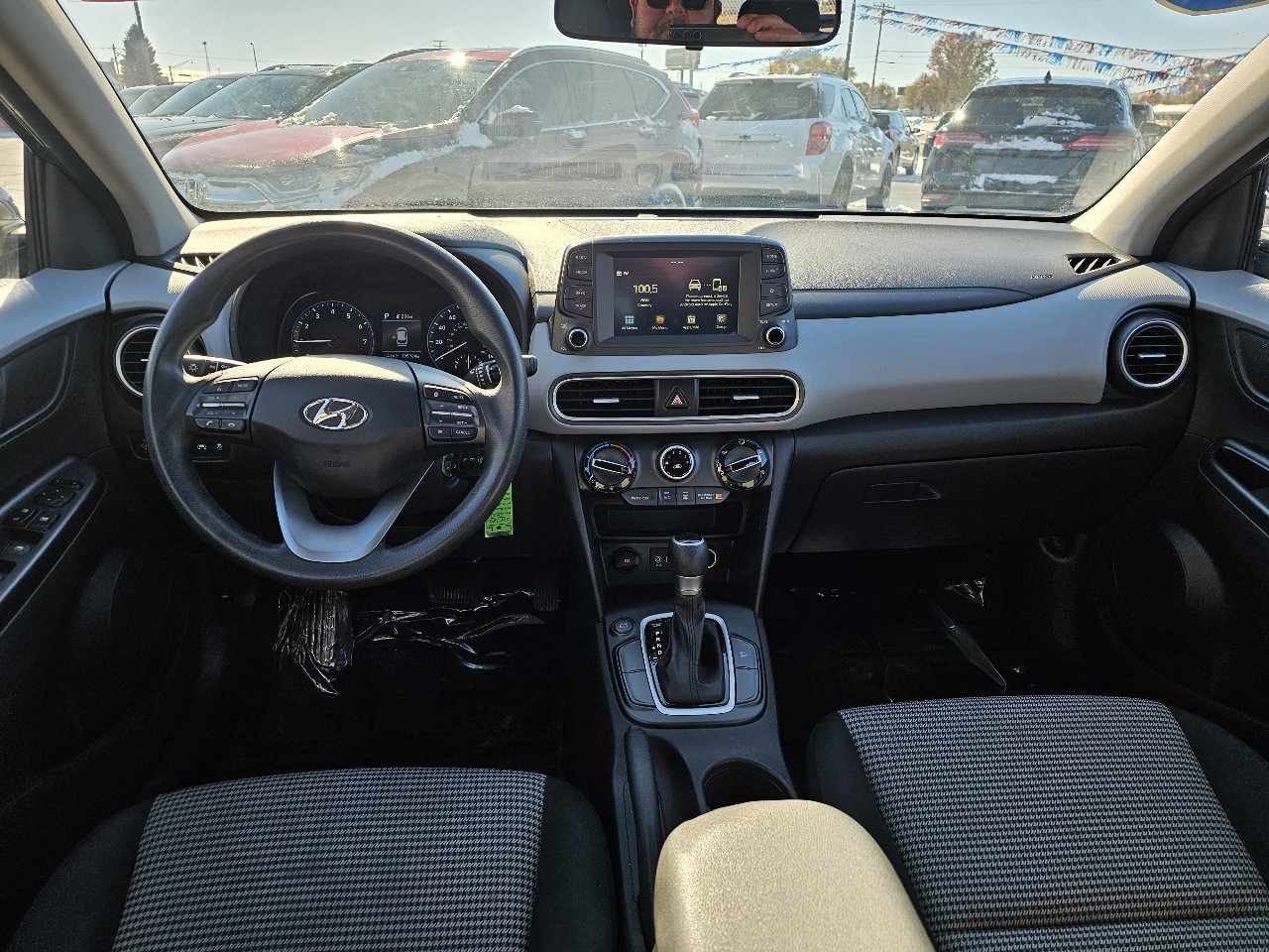 Used 2021 Hyundai Kona SE image 3