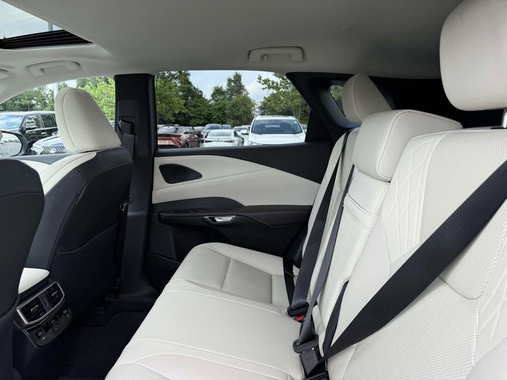 Used 2024 Lexus RX 350 Premium image 16