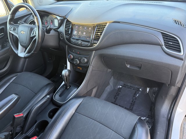 Used 2020 Chevrolet Trax LT w/ Redline Edition image 13