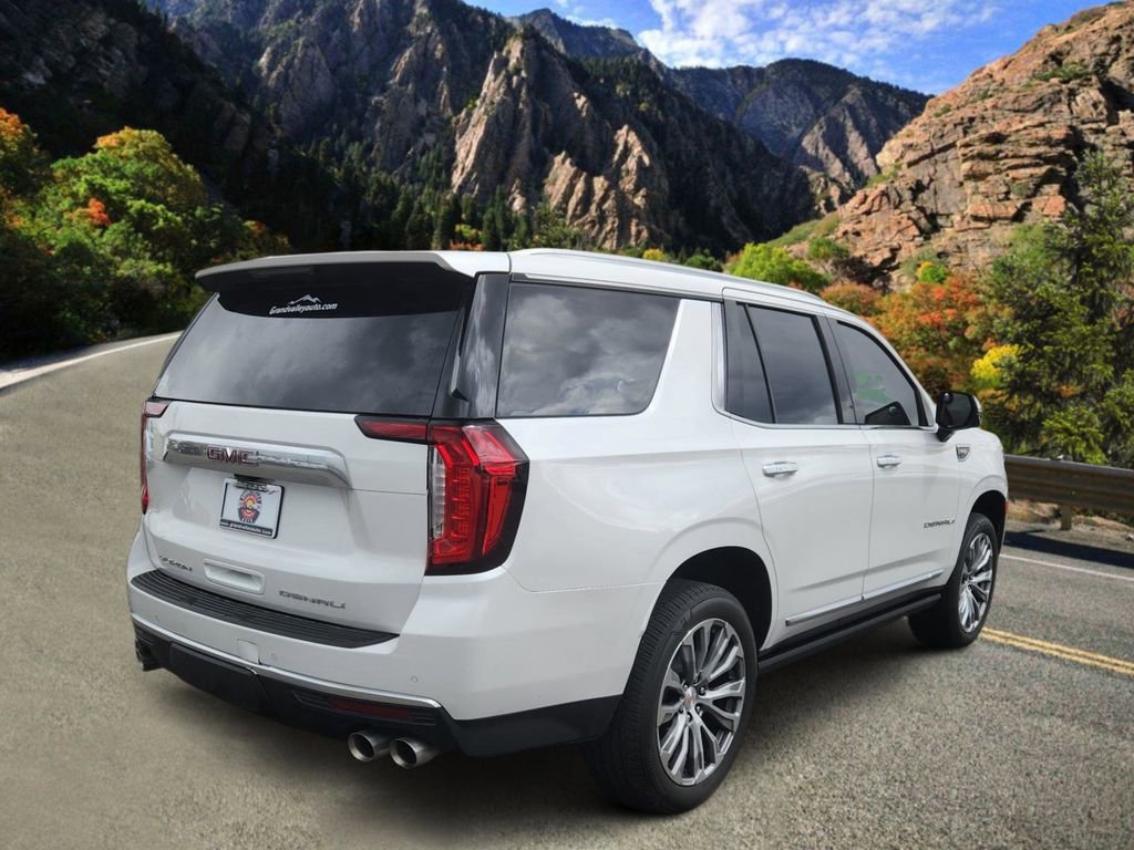 Used 2021 GMC Yukon Denali w/ Denali Premium Package image 3