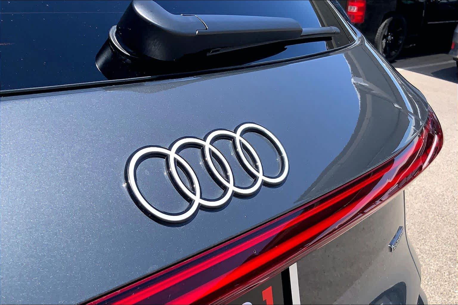 Used 2025 Audi Q5 Premium Plus w/ Premium Plus AWD/4WD image 10