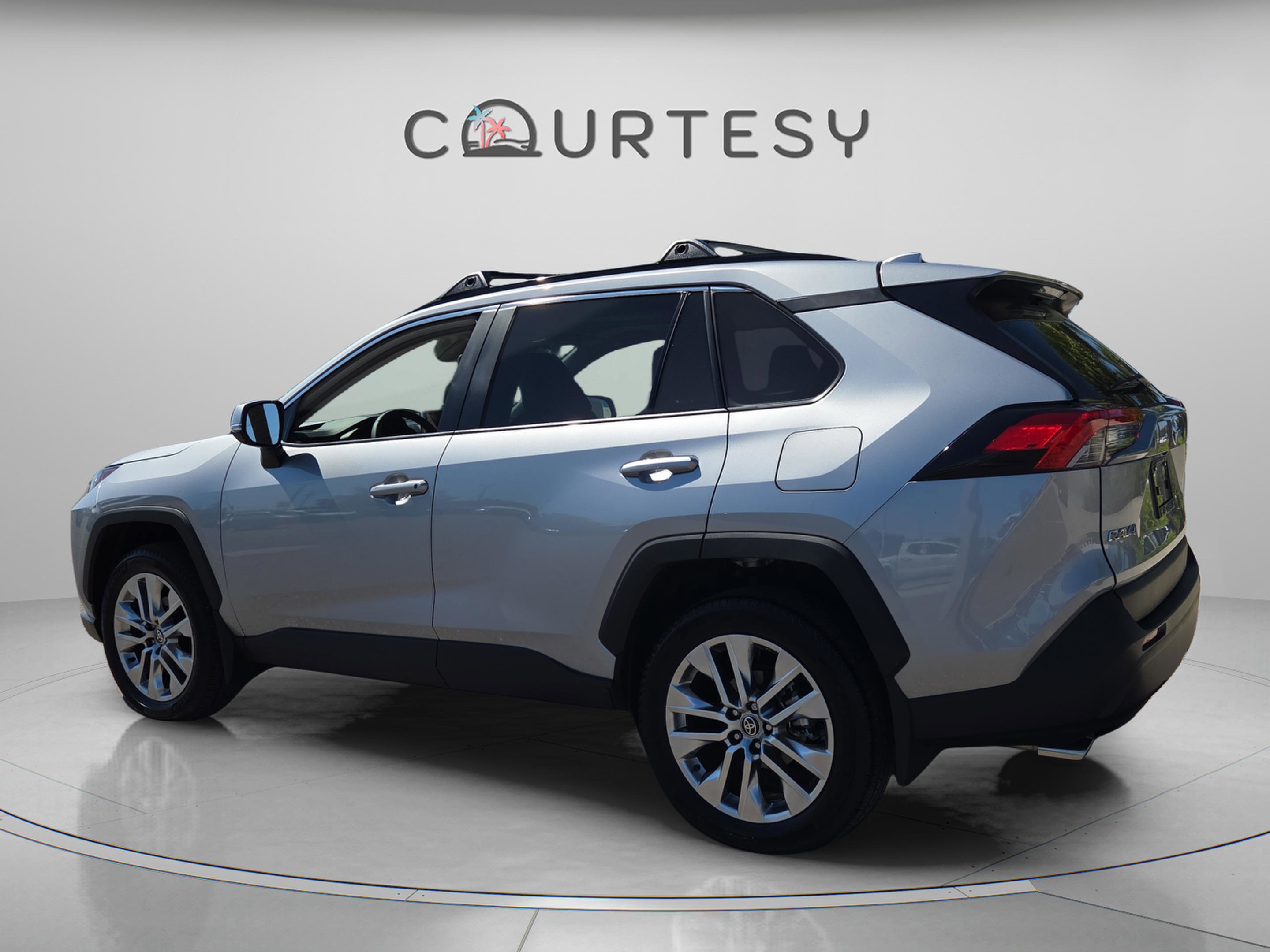 Certified 2025 Toyota RAV4 XLE Premium image 3