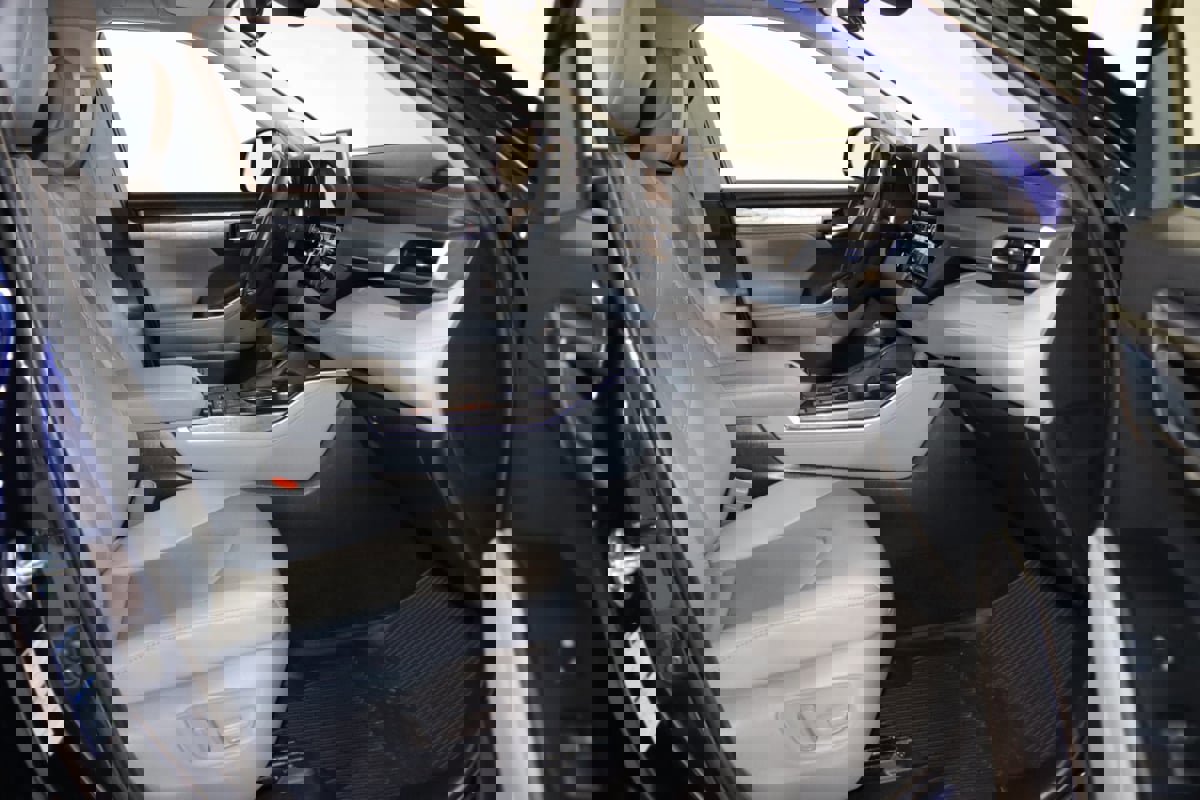 Used 2021 Toyota Highlander Platinum image 60