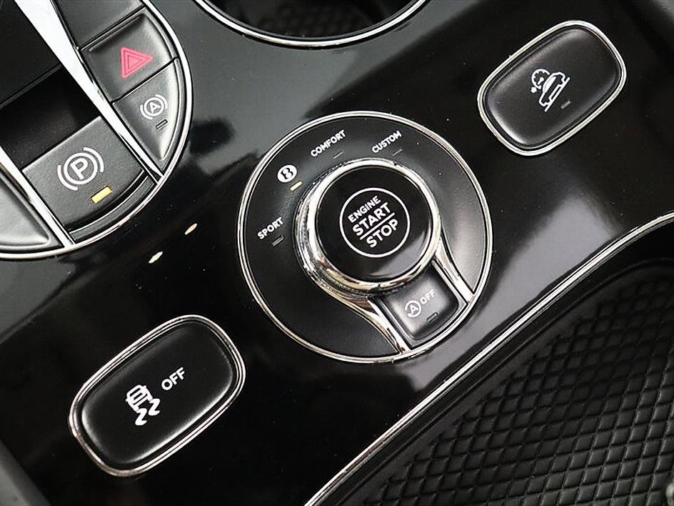 Used 2019 Bentley Bentayga AWD/4WD image 38