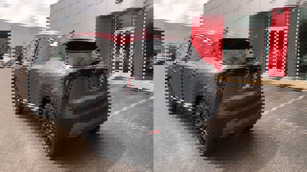 Used 2025 Nissan Kicks SR image 6