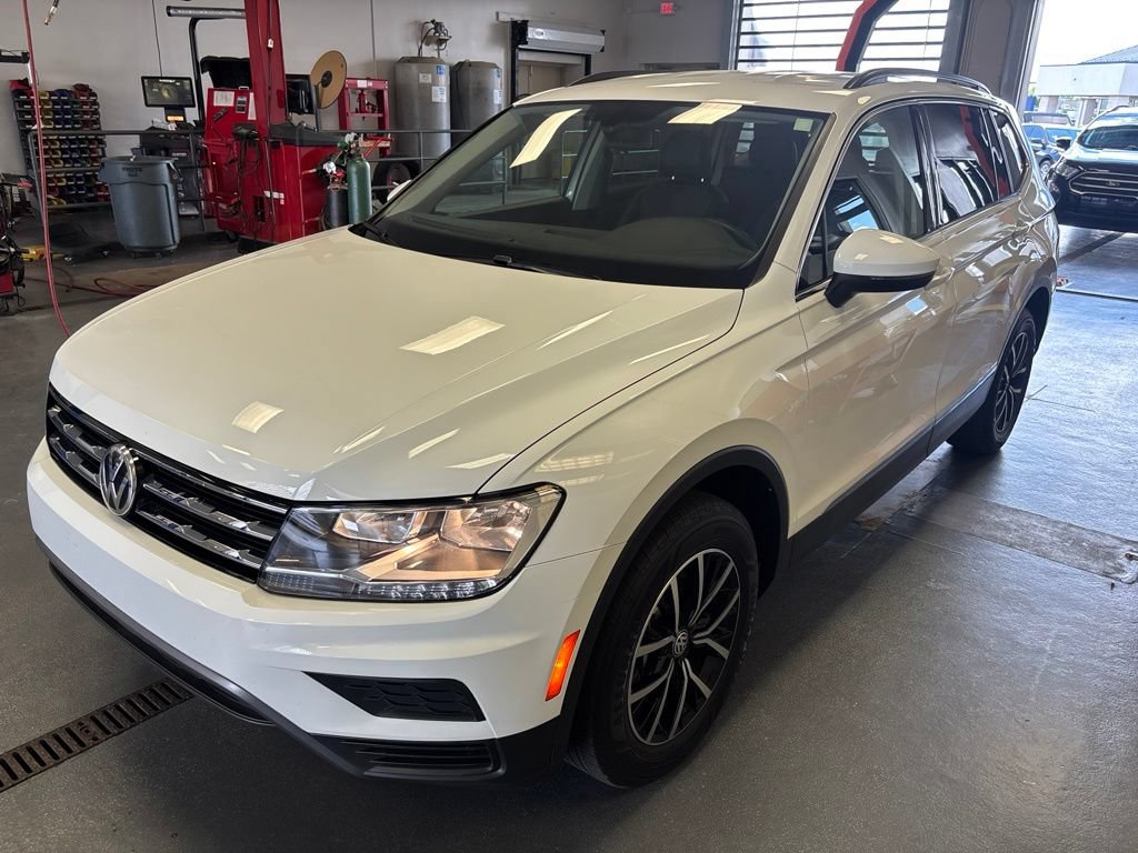Used 2021 Volkswagen Tiguan SE AWD/4WD image 2