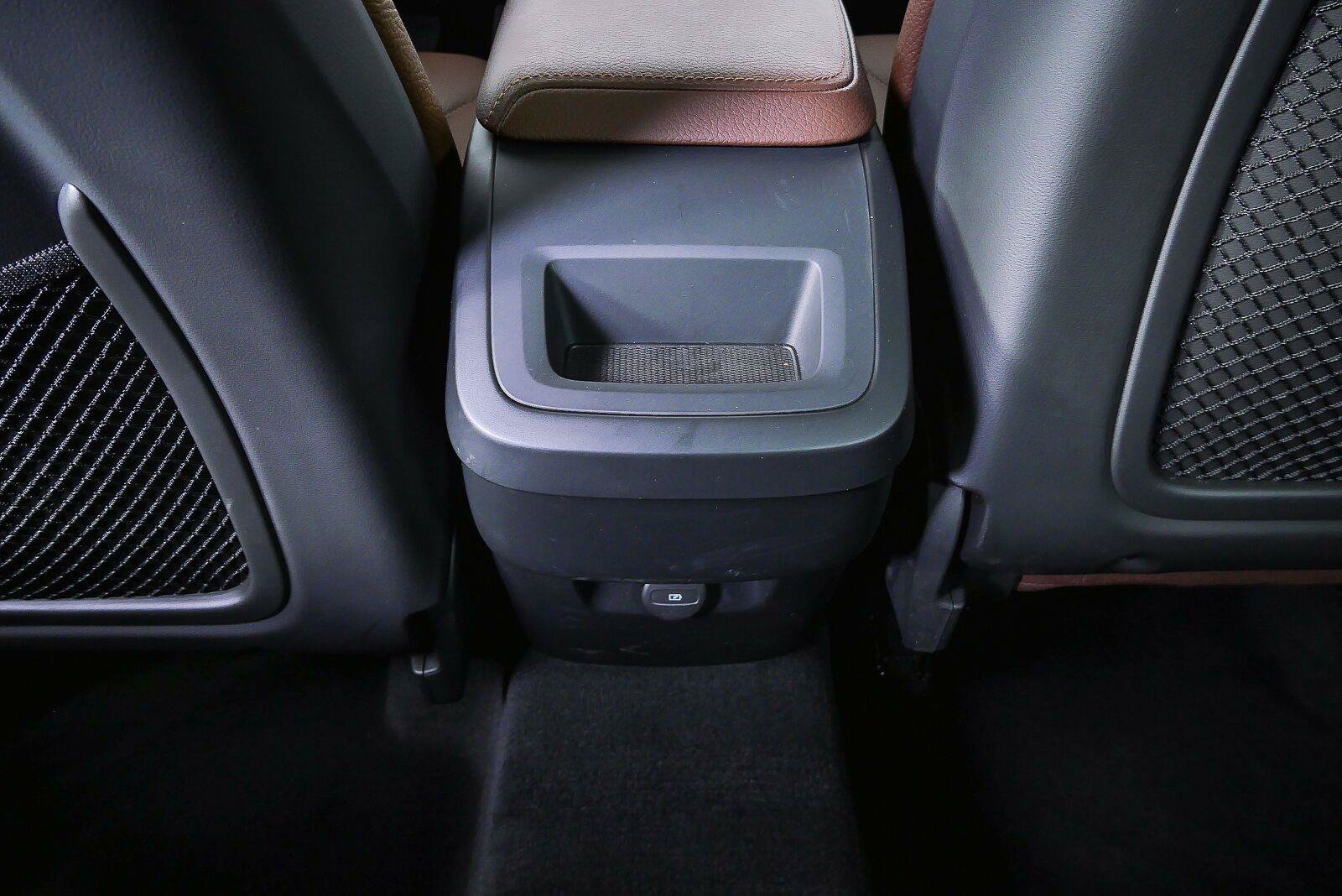 Used 2022 Volvo XC60 B5 Momentum w/ Advanced Package FWD image 17