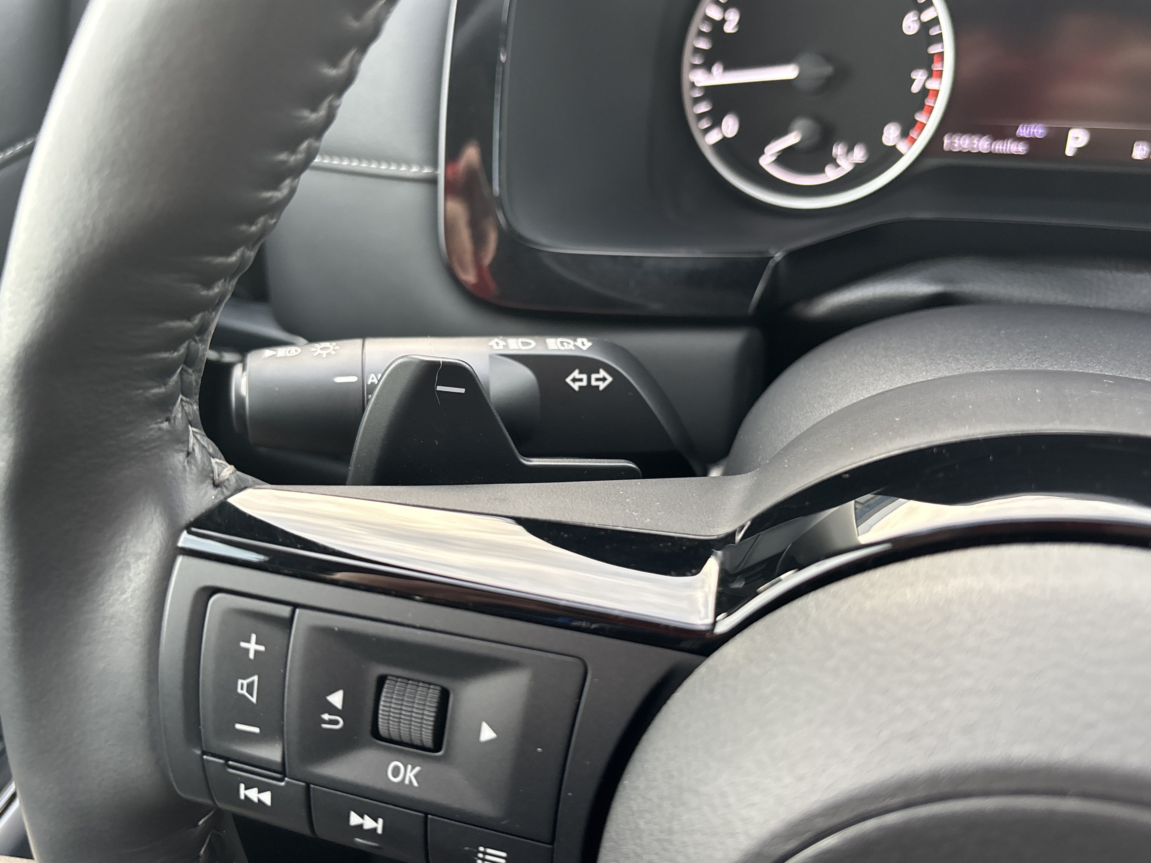 Used 2025 Nissan Pathfinder SL AWD/4WD image 21