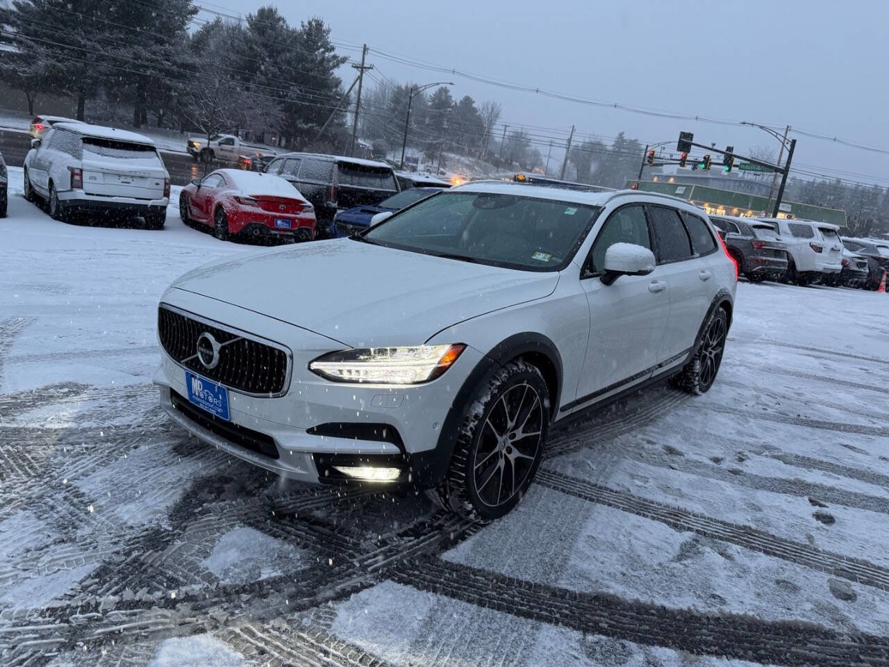 Used 2020 Volvo V90 T6 Cross Country AWD/4WD image 2