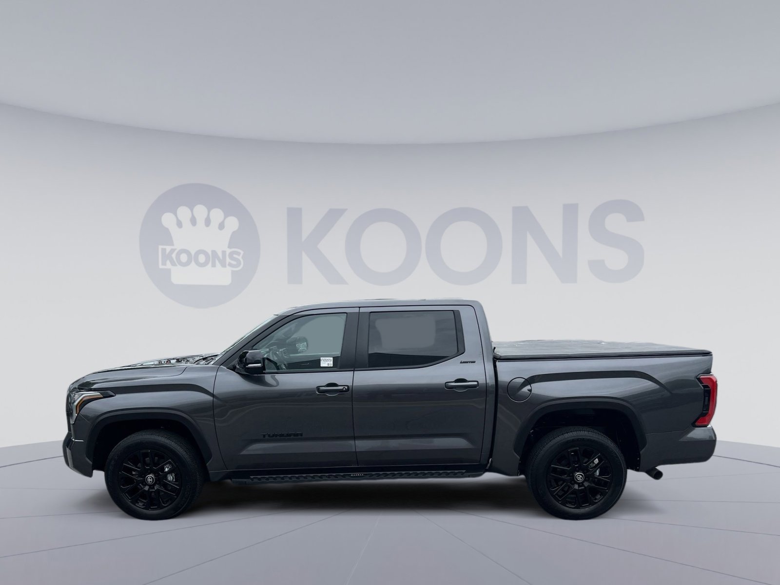 Used 2025 Toyota Tundra Limited AWD/4WD image 13