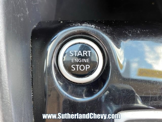 Used 2021 Nissan Versa SV FWD image 29