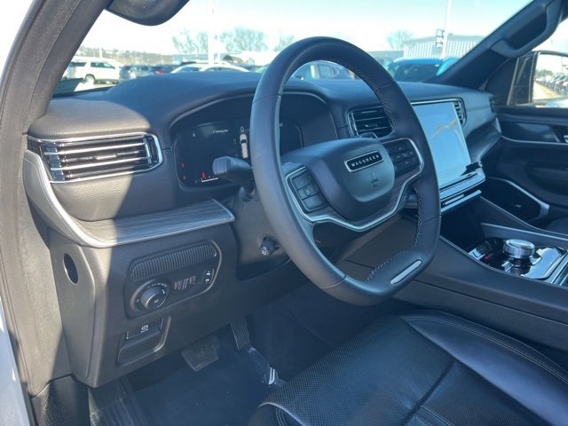 Used 2024 Jeep Wagoneer L Series II w/ Flexible Seating Group image 17